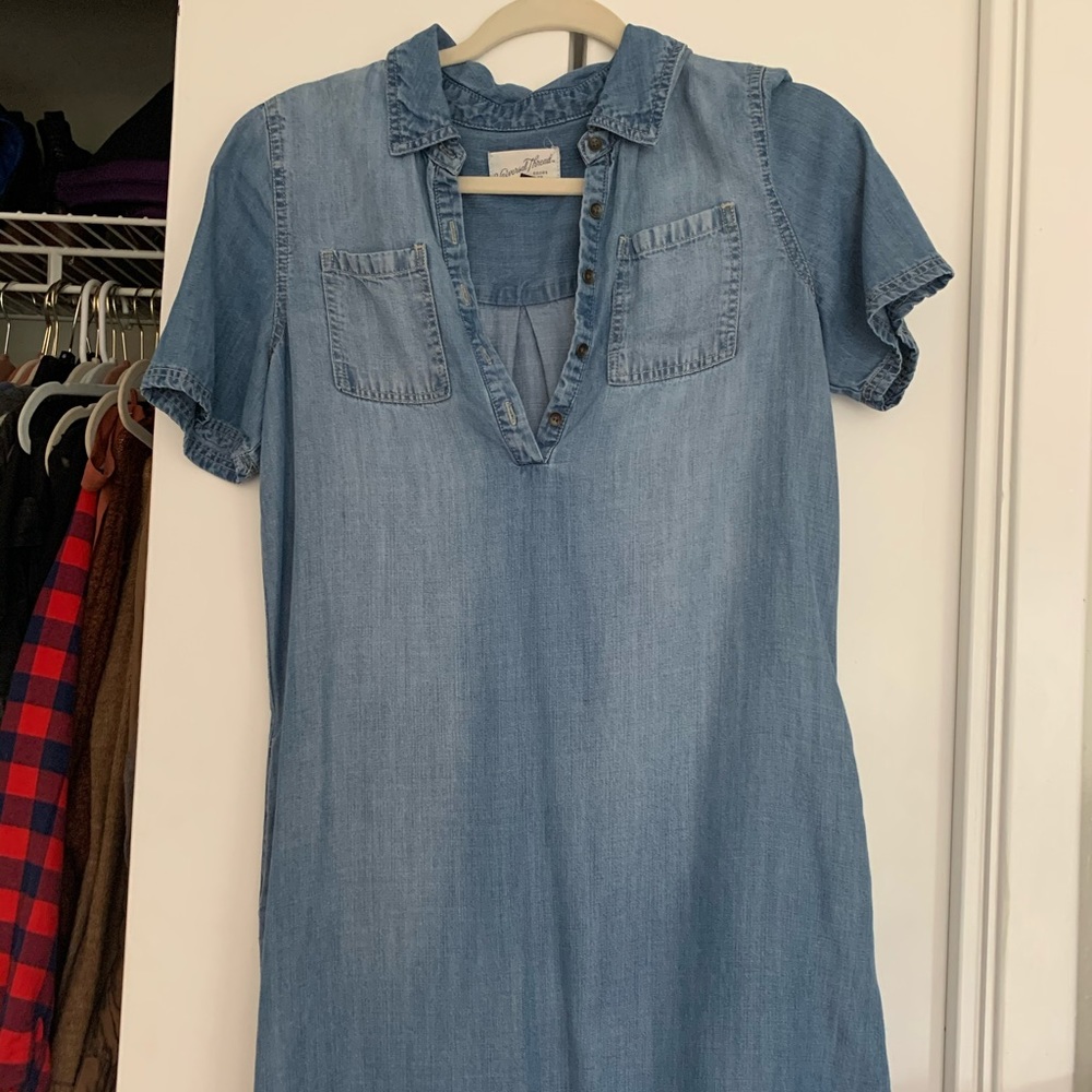 Chambray Denim Dress so cute for fall!